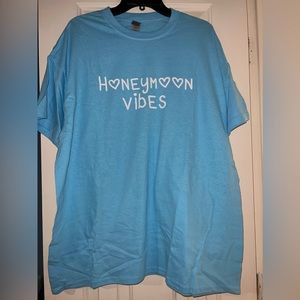 Fun, graphic tee for honeymooners. Size XL